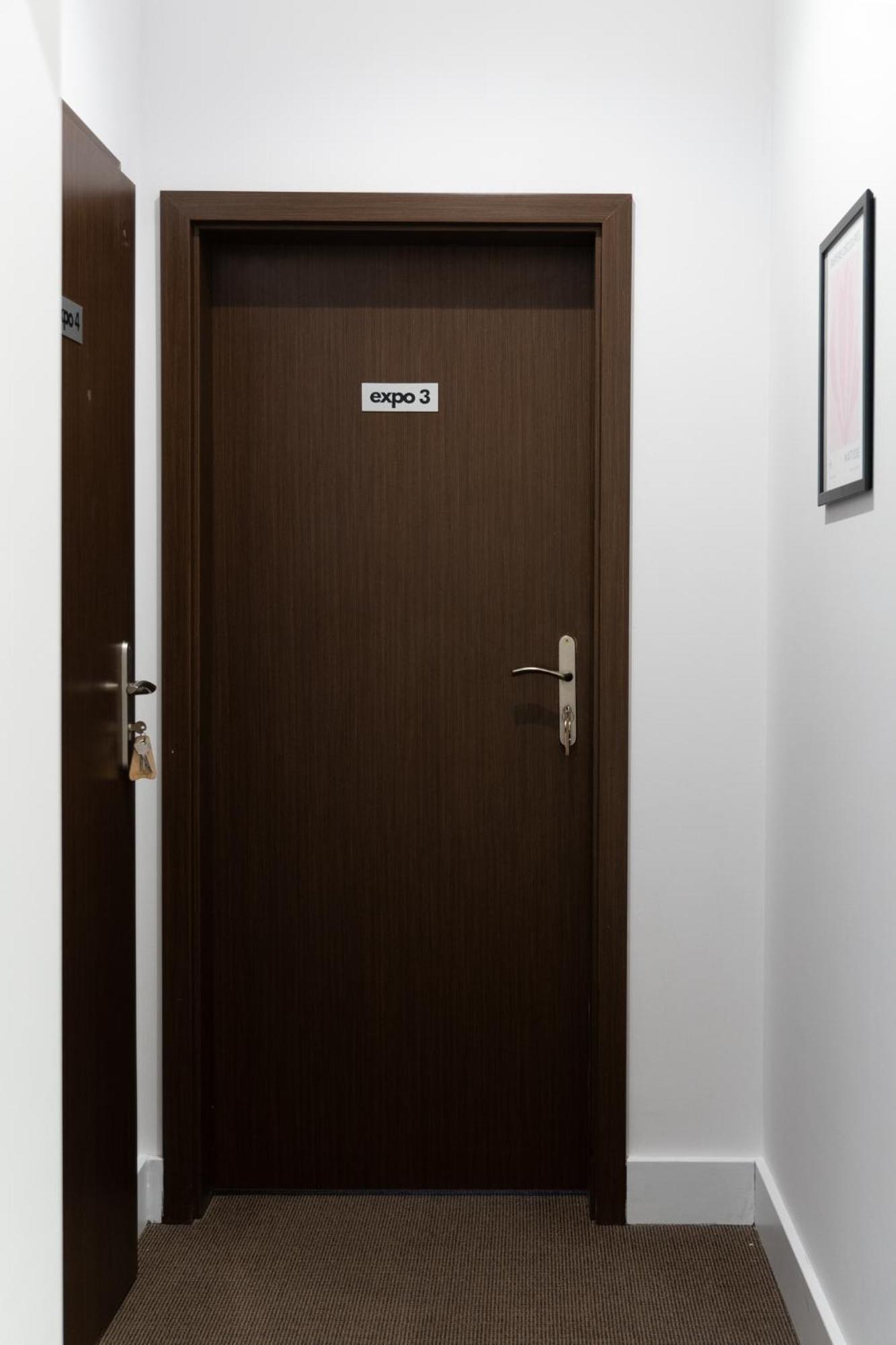 Expo Apartments Познан Екстериор снимка