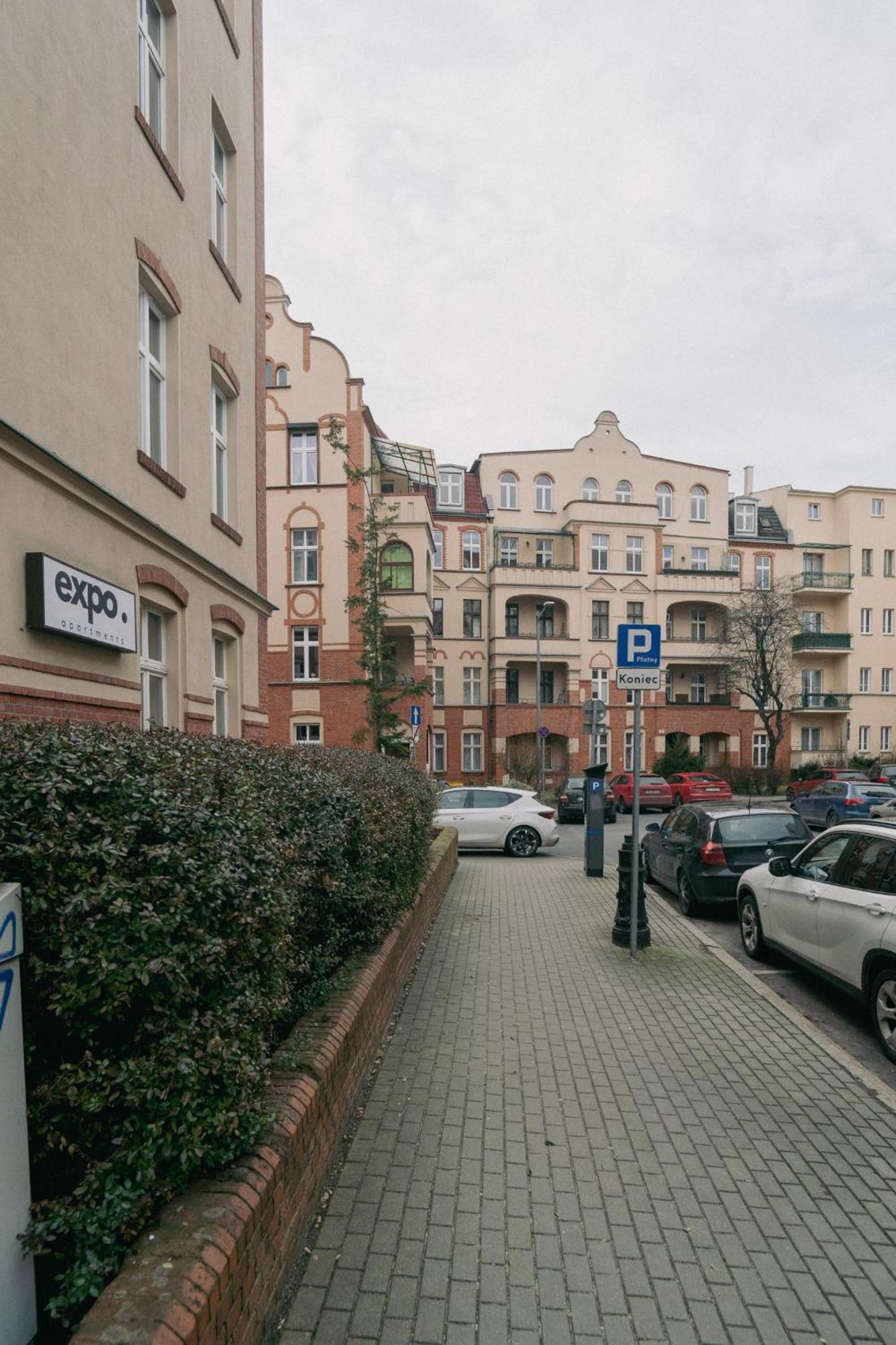 Expo Apartments Познан Екстериор снимка
