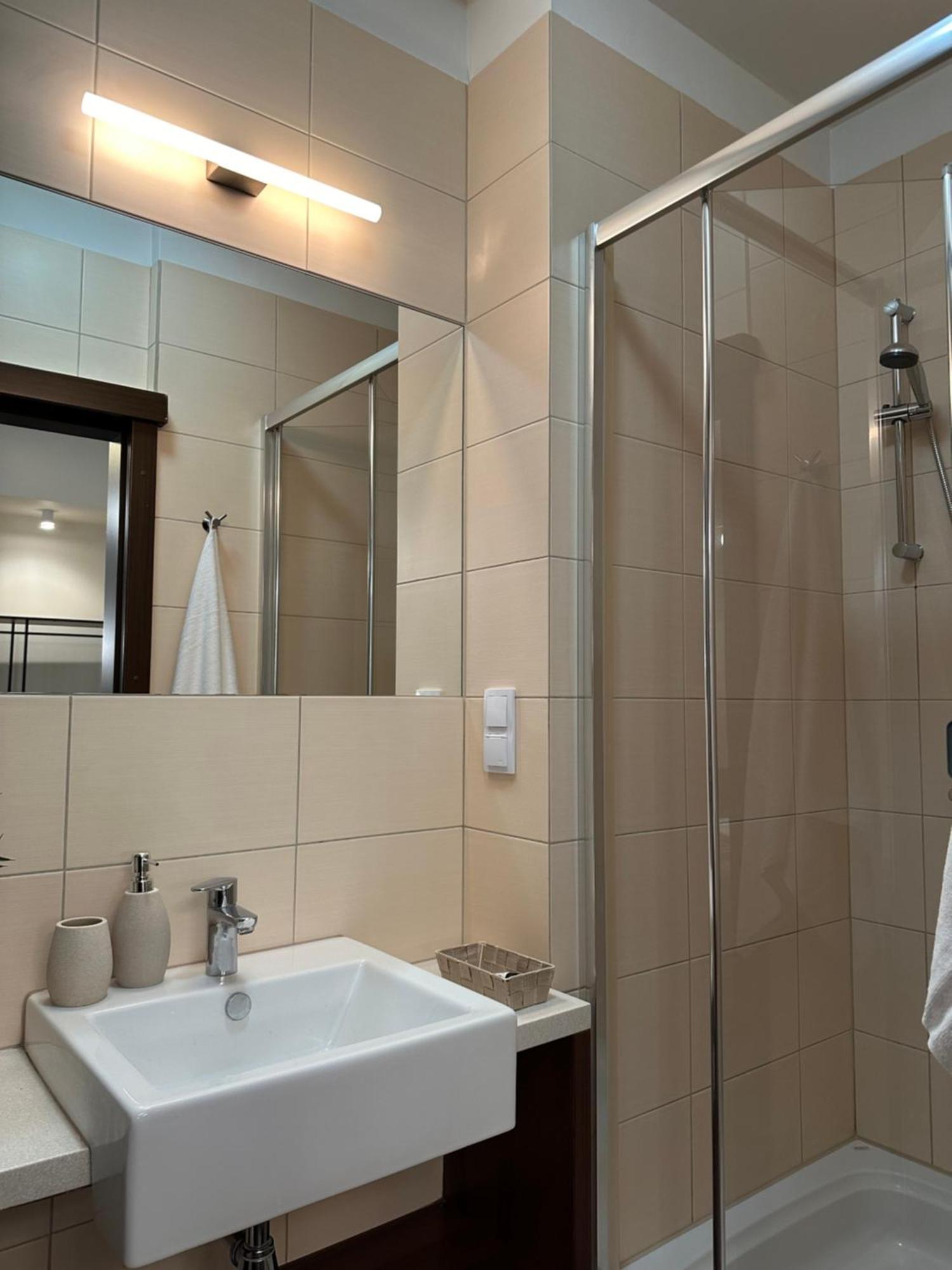 Expo Apartments Познан Екстериор снимка